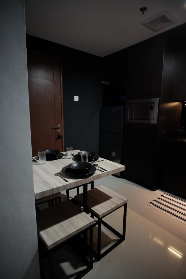 2 Bedrooms - Royal Olive Apartment - Pejaten South Of Jakarta Jacarta Exterior foto