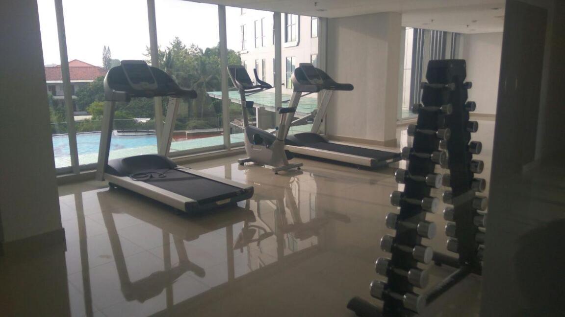 2 Bedrooms - Royal Olive Apartment - Pejaten South Of Jakarta Jacarta Exterior foto